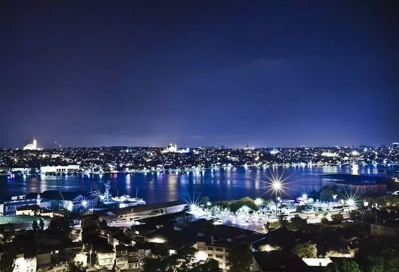 景色の見えるスイートルーム, Radisson Blu Hotel Istanbul Pera