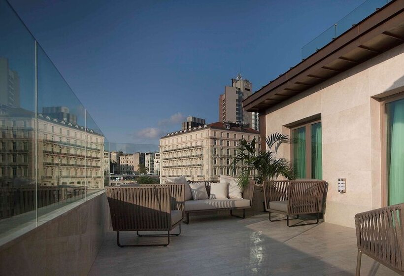 سوئیت با چشمانداز, Radisson Blu Hotel Istanbul Pera