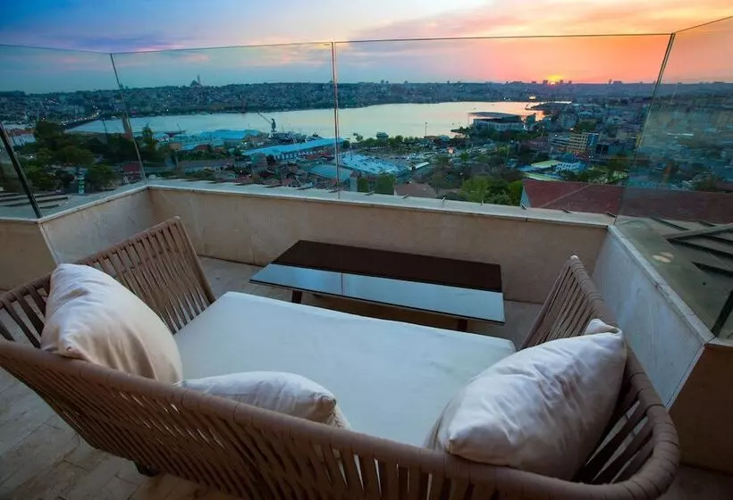 景色の見えるスイートルーム, Radisson Blu Hotel Istanbul Pera