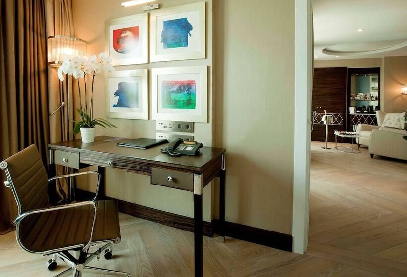 景色の見えるスイートルーム, Radisson Blu Hotel Istanbul Pera