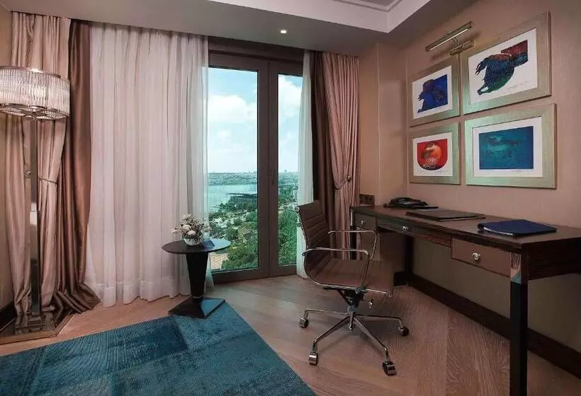 景色の見えるスーペリアルーム, Radisson Blu Hotel Istanbul Pera