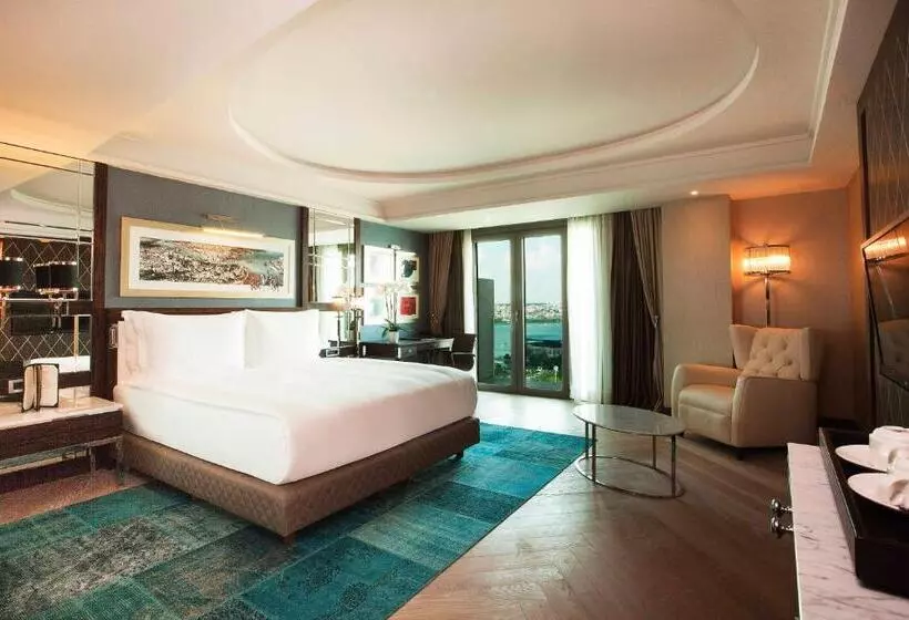 Junior Suite with Views