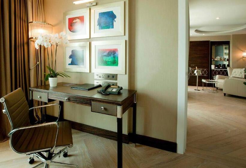 景色の見えるスイートルーム, Radisson Blu Hotel Istanbul Pera