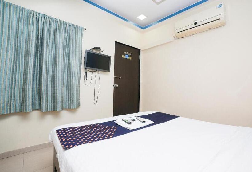 חדר דלוקס, Om Residency