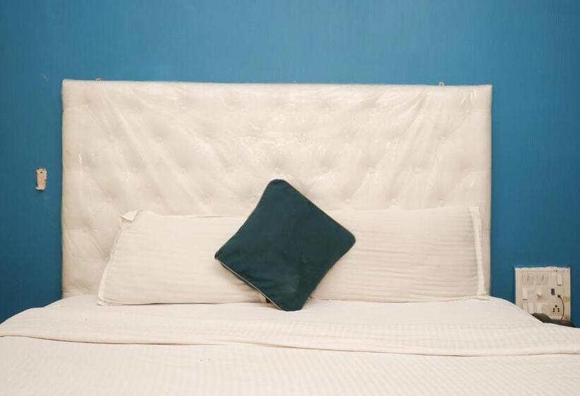 חדר דלוקס, Om Residency