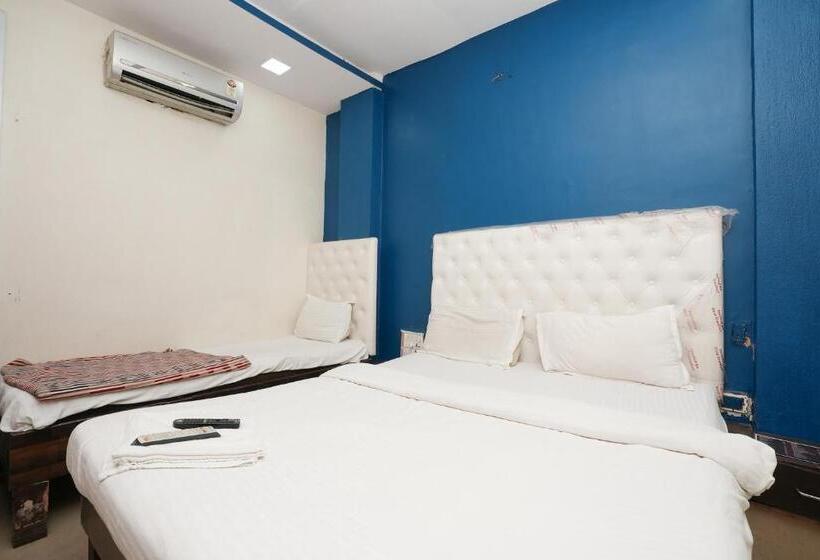 חדר משפחתי דלוקס, Om Residency