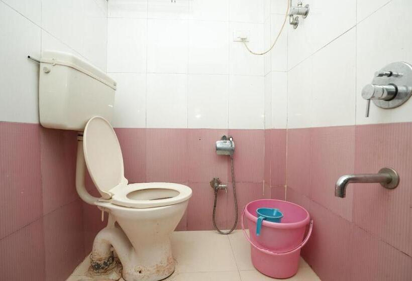 חדר משפחתי דלוקס, Om Residency