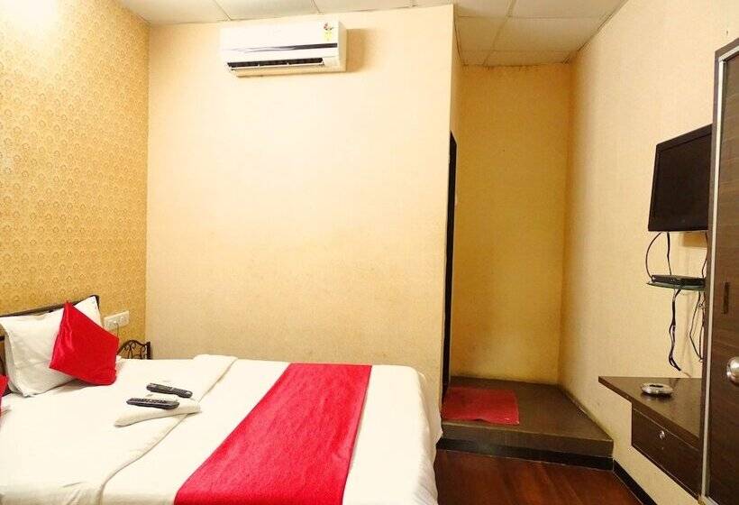 חדר דלוקס, Om Residency