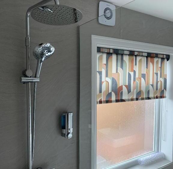 חדר דלוקס, The Headlands