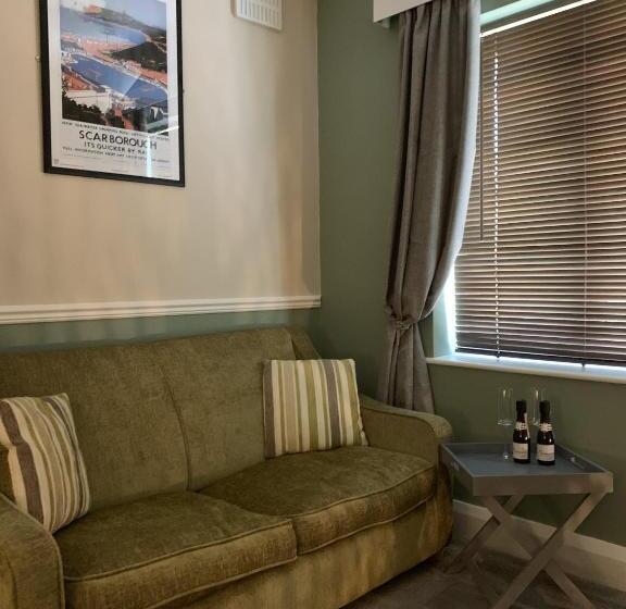 חדר דלוקס, The Headlands