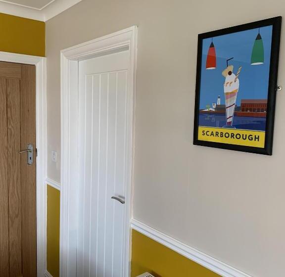 חדר משפחתי, The Headlands