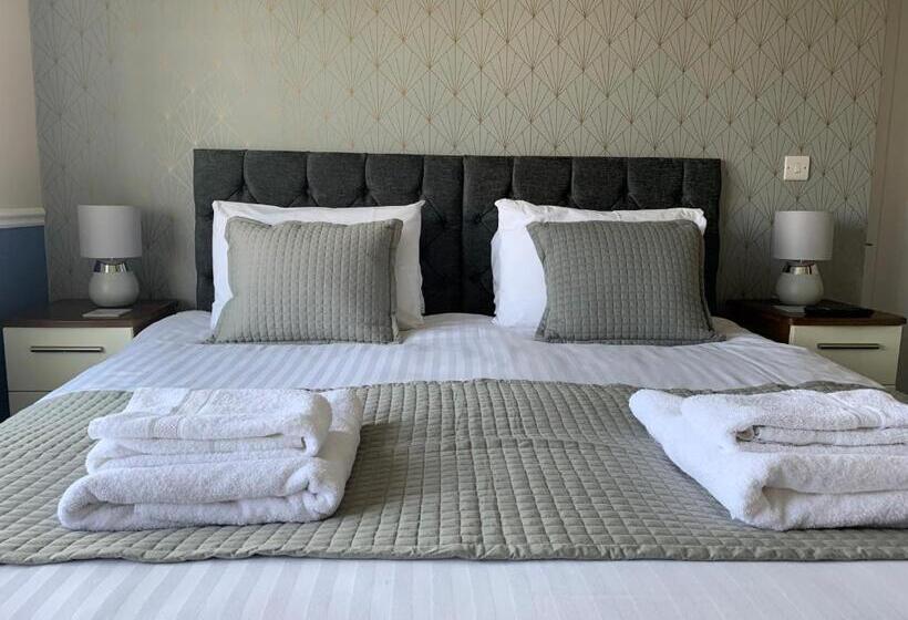 חדר סופריור, The Headlands