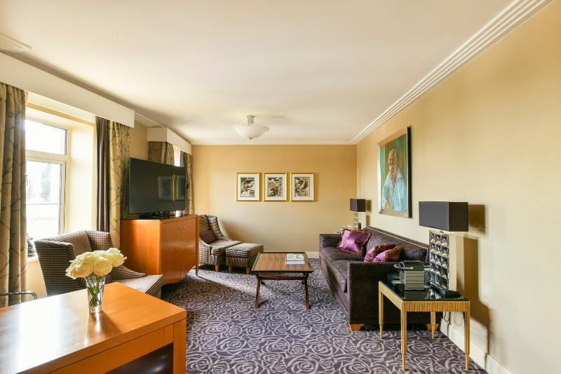 اتاق لوکس با چشمانداز باغ, Tropical