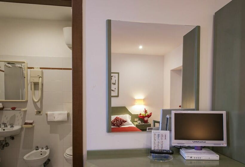 غرفة قياسية, Villa Del Cardinale