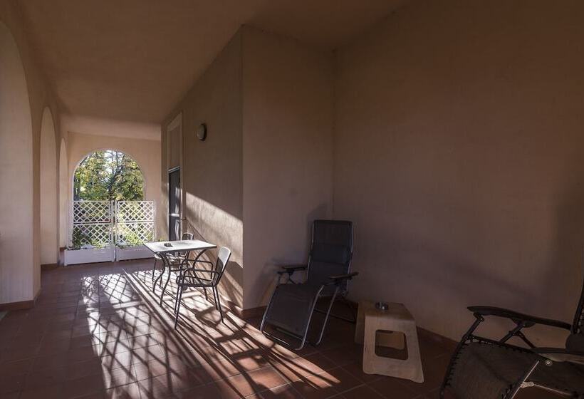 جناح جونيور مطل على الحديقة, Villa Del Cardinale