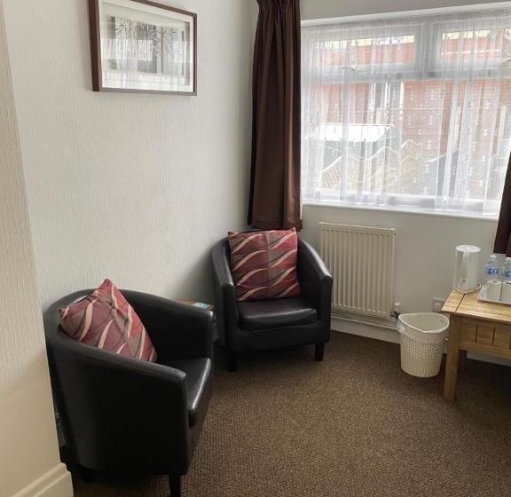 Семейный Номер, Willow Dene