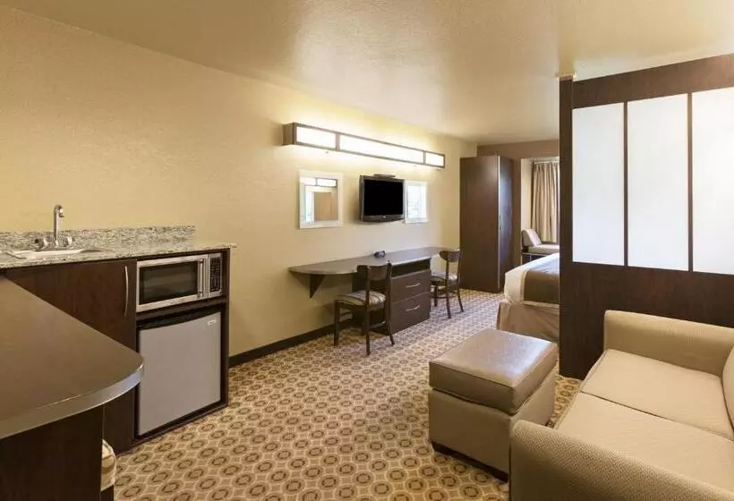 キングサイズベッドのスイートルーム, Microtel Inn & Suites By Wyndham Searcy