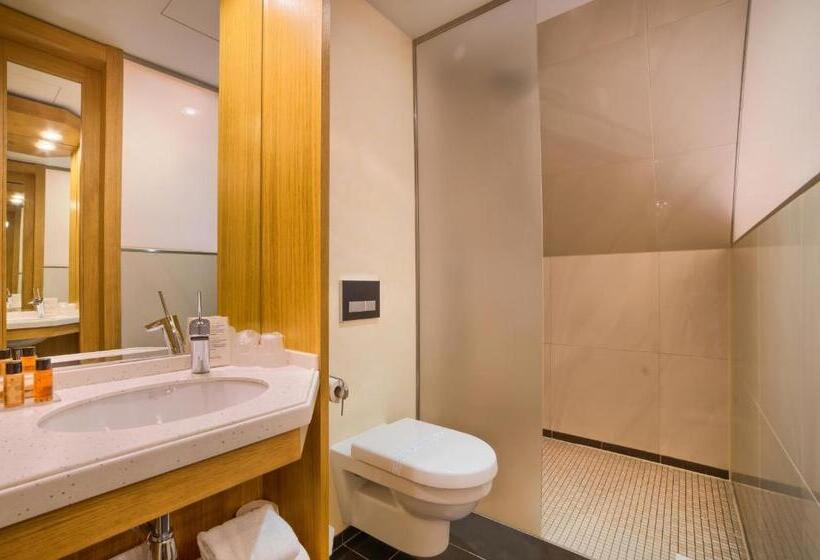 اتاق اکونومی, Grand Nosalowy Dwor