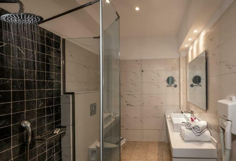 プール付きジュニアスイート, Splendour Resort