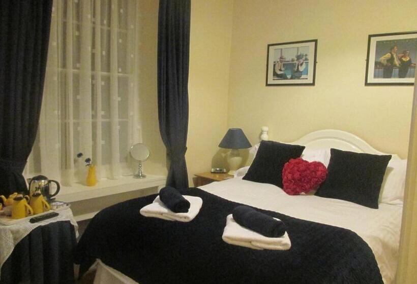 اتاق استاندارد, Caledonia Guest House