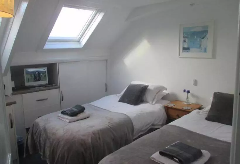 Standard Room Shared Bathroom