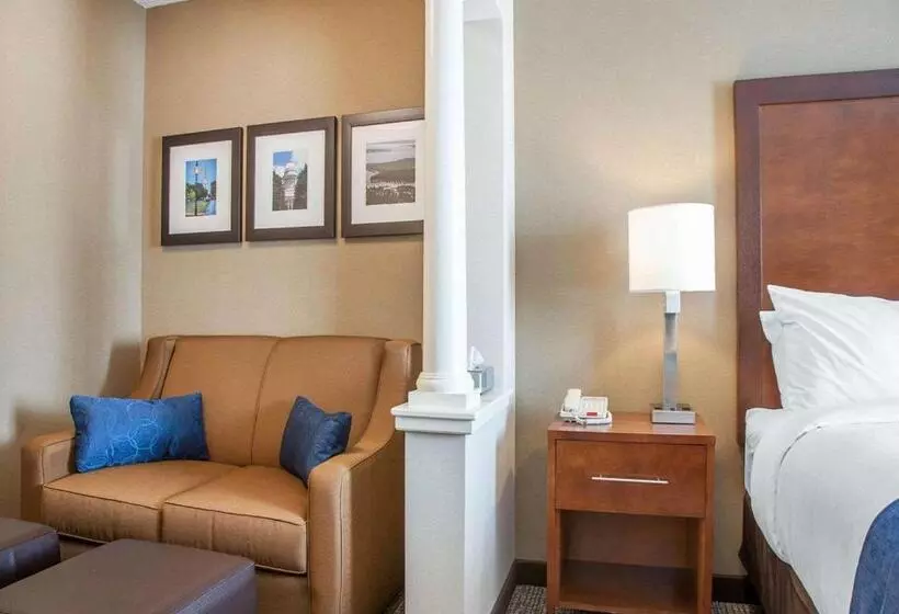身障者適用スイートルーム, Comfort Suites West Warwick  Providence