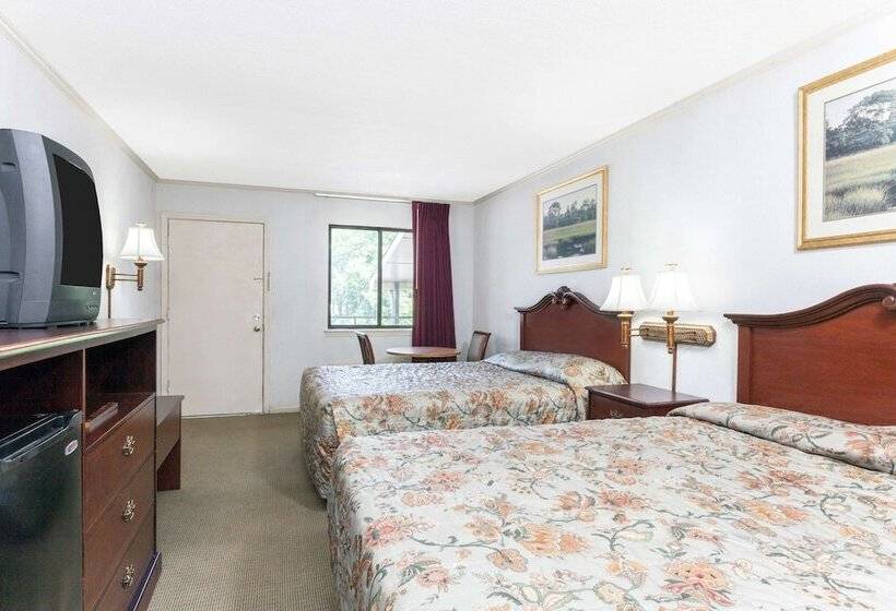 غرفه قياسيه سريرين مزدوجين, Knights Inn Point South Yemassee