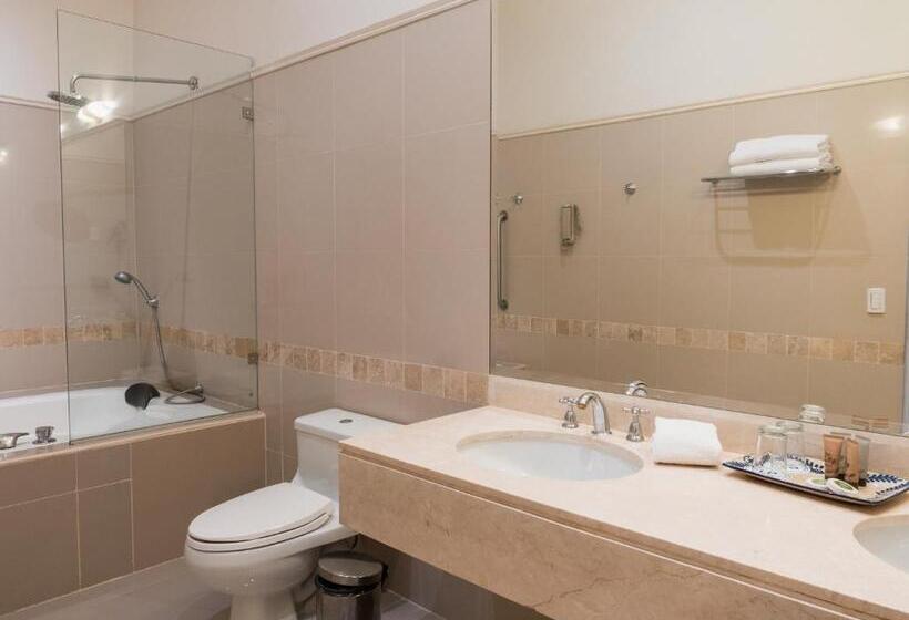 اتاق لوکس, Lp Los Portales Hotel Piura