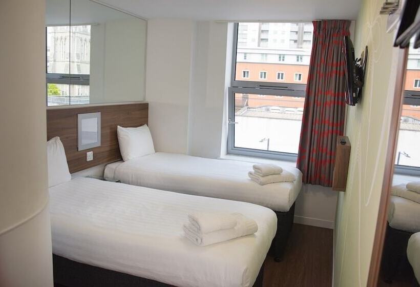 Номер Стандарт, Point A Hotel London Westminster