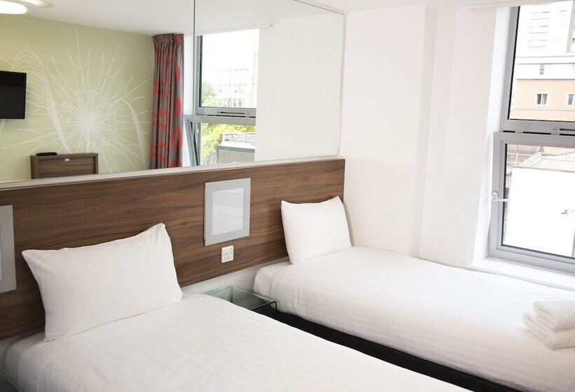Номер Стандарт, Point A Hotel London Westminster