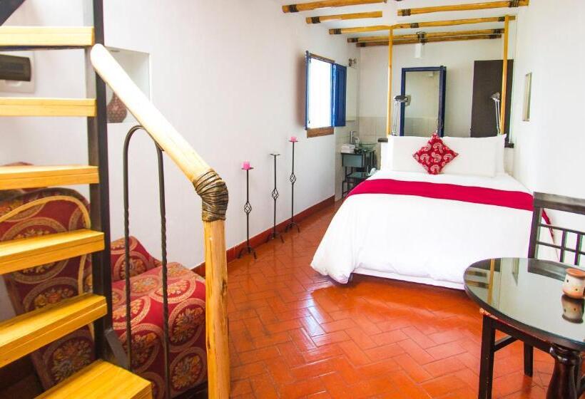 テラス付スイート, Rumi Wasi