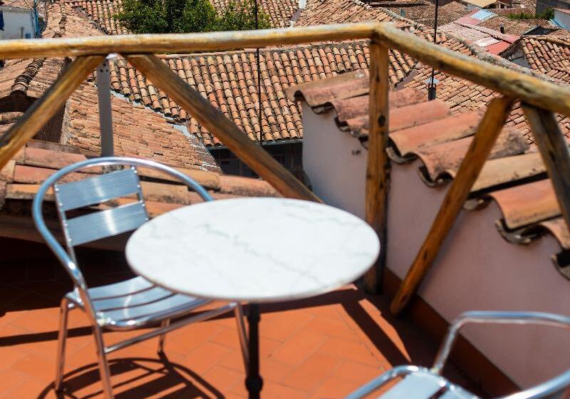 テラス付スイート, Rumi Wasi