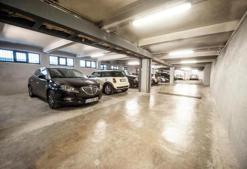 اتاق لوکس, Srbija Garden Free Parking