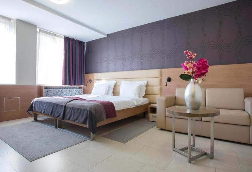 اتاق سوپریور, Srbija Garden Free Parking