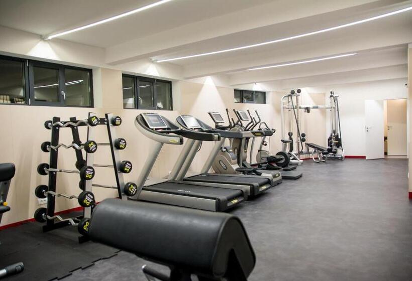 اتاق خانوادگی, Srbija Garden Free Parking