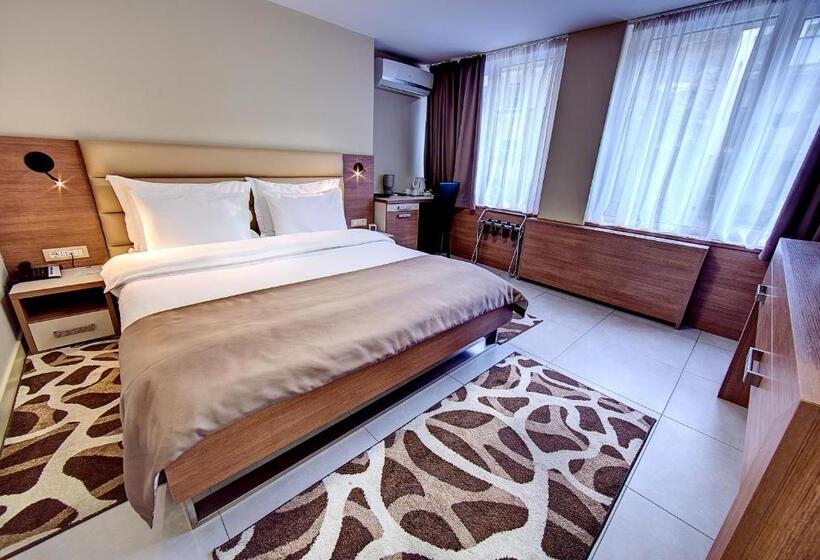 اتاق خانوادگی, Srbija Garden Free Parking