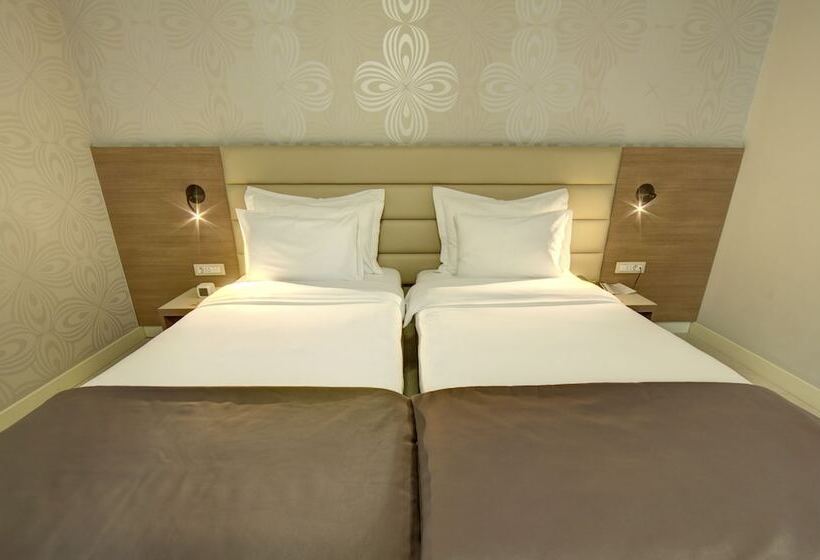 اتاق سوپریور, Srbija Garden Free Parking