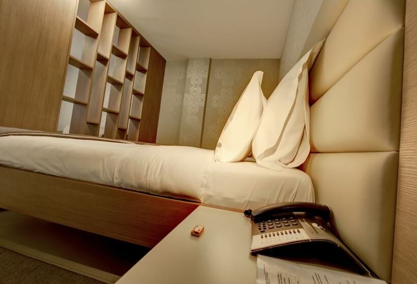 اتاق لوکس, Srbija Garden Free Parking