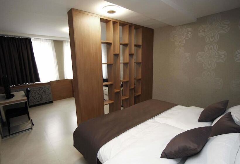 اتاق لوکس, Srbija Garden Free Parking