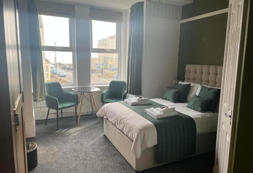 Номер Deluxe Вид на Море Боковой, The Promenade Guest House