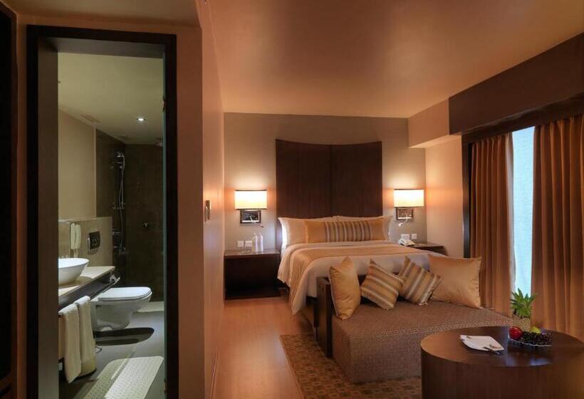 جناح ديلوكس, The Quorum