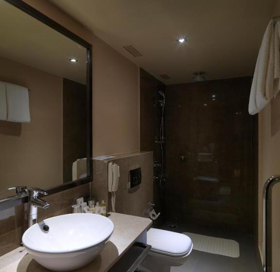 غرفة قياسية, The Quorum