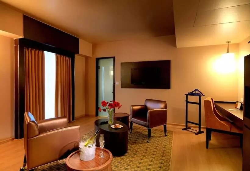 Deluxe Suite, The Quorum