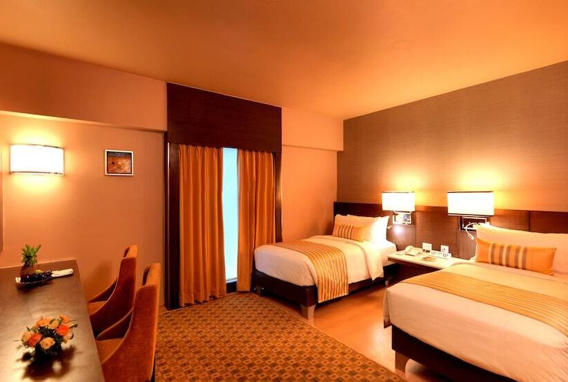 غرفة ديلوكس, The Quorum