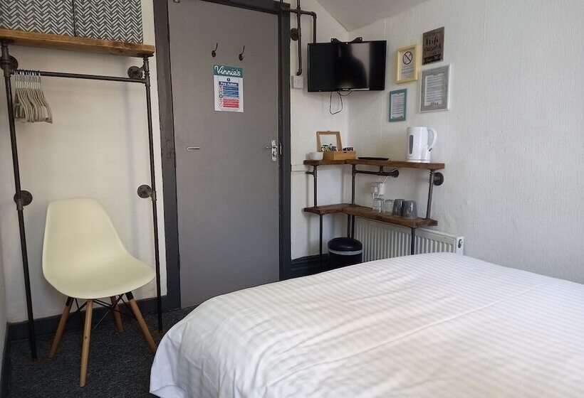 اتاق استاندارد, Vinnie S Family