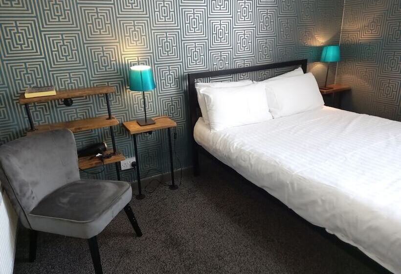 اتاق استاندارد, Vinnie S Family