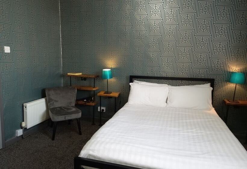 اتاق استاندارد, Vinnie S Family