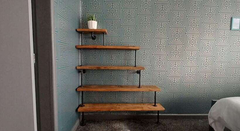 اتاق استاندارد با چشم‌انداز دریا, Vinnie S Family