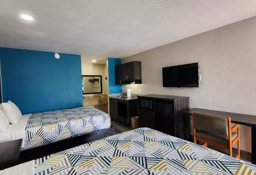 Superior Neljän Hengen Huone, Scottish Inn & Suites