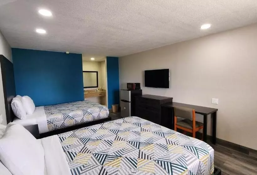 Standard Neljän Hengen Huone, Scottish Inn & Suites